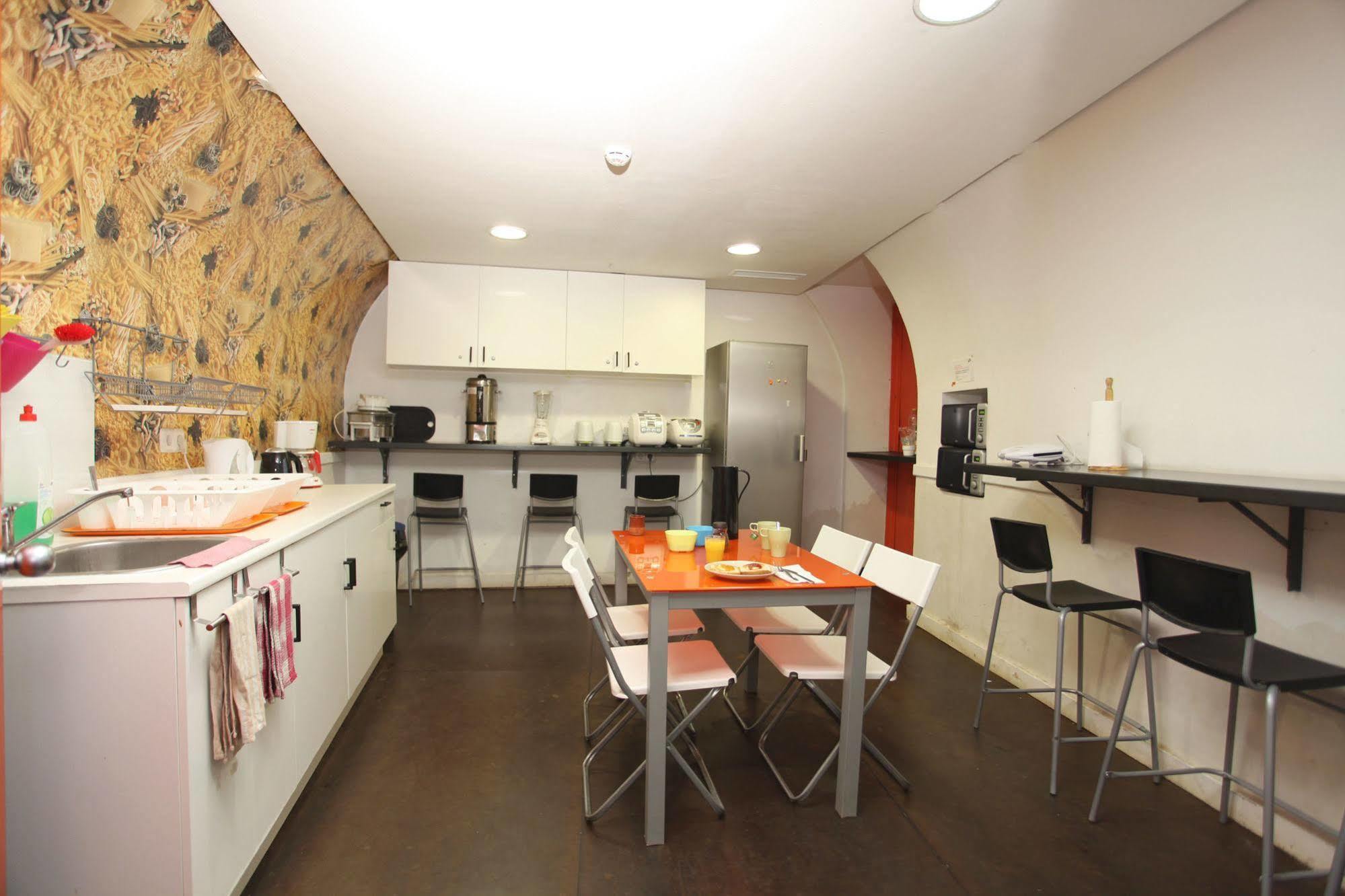 Hostal Meetingpoint *