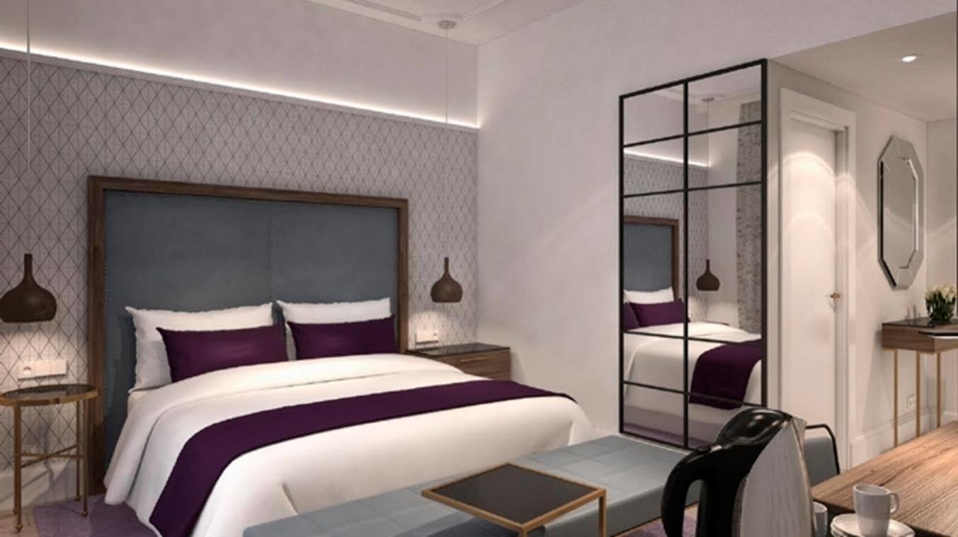Doubletree By Hilton Madrid-prado Hotel