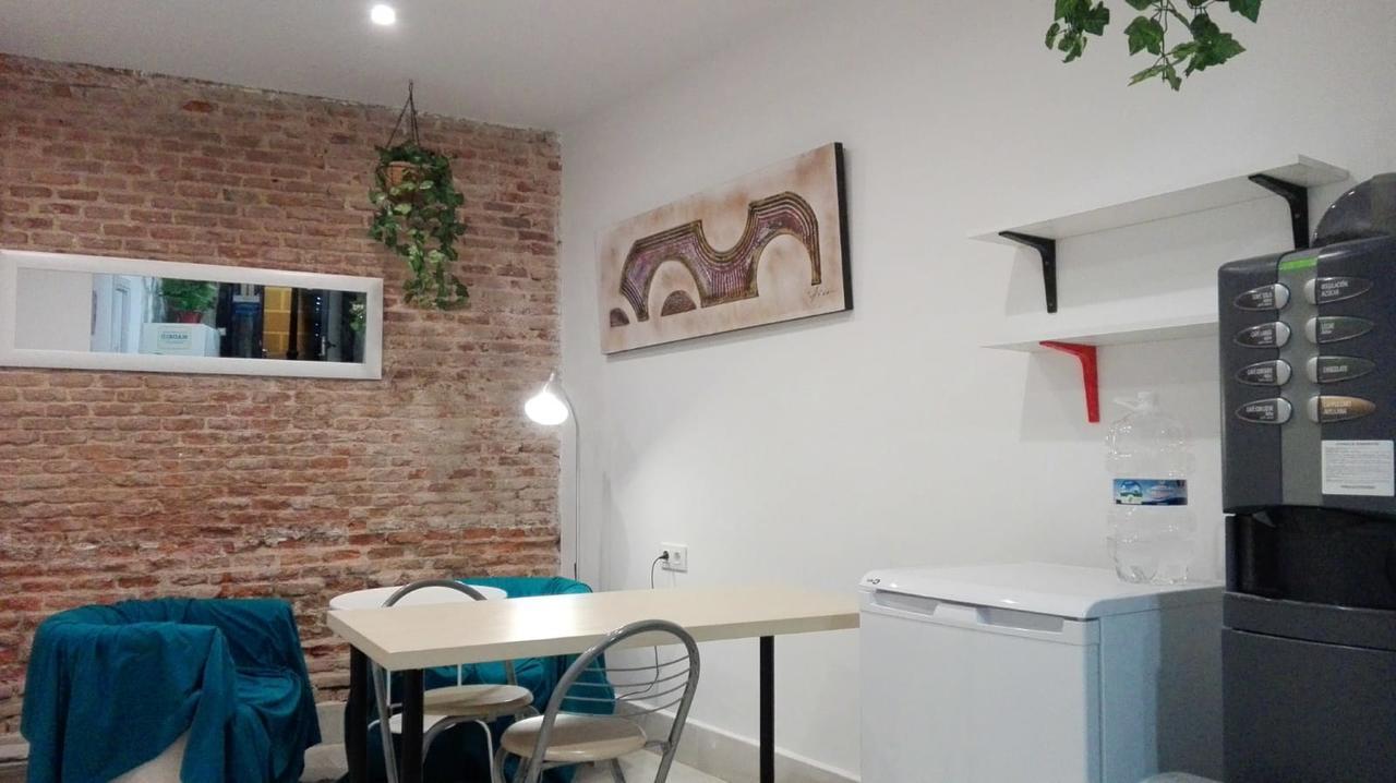 Hostal Grupo Rh - Hostel Madrid
