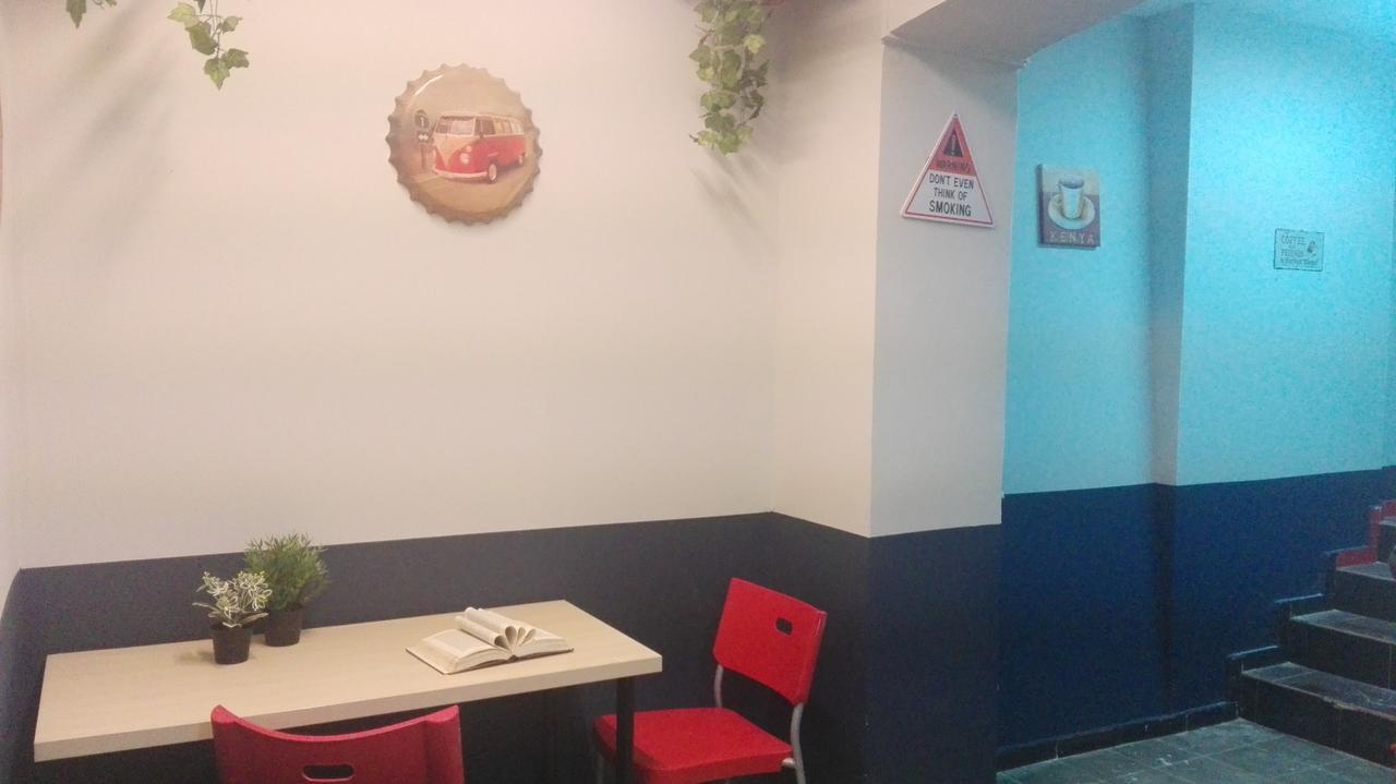Hostal Grupo Rh - Hostel