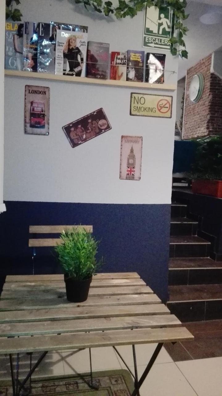 Grupo Rh - Hostel