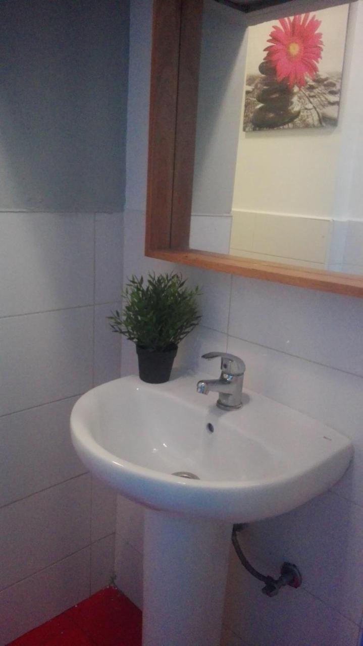 Grupo Rh - Hostel Hostal