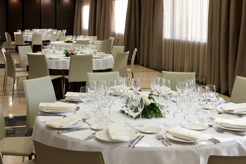 Nh Ribera Del Manzanares Hotel