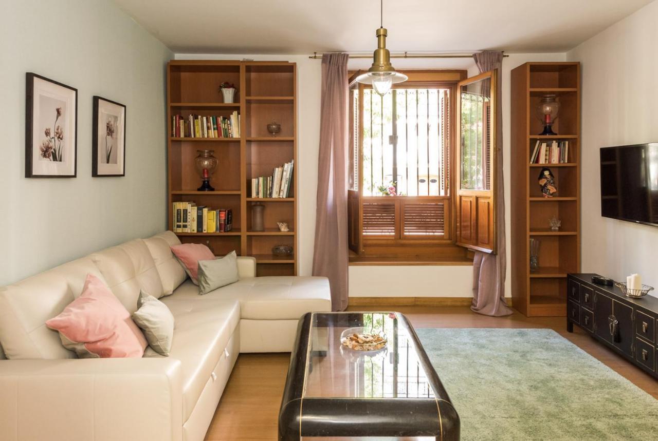 Gomez De Mora Apartment