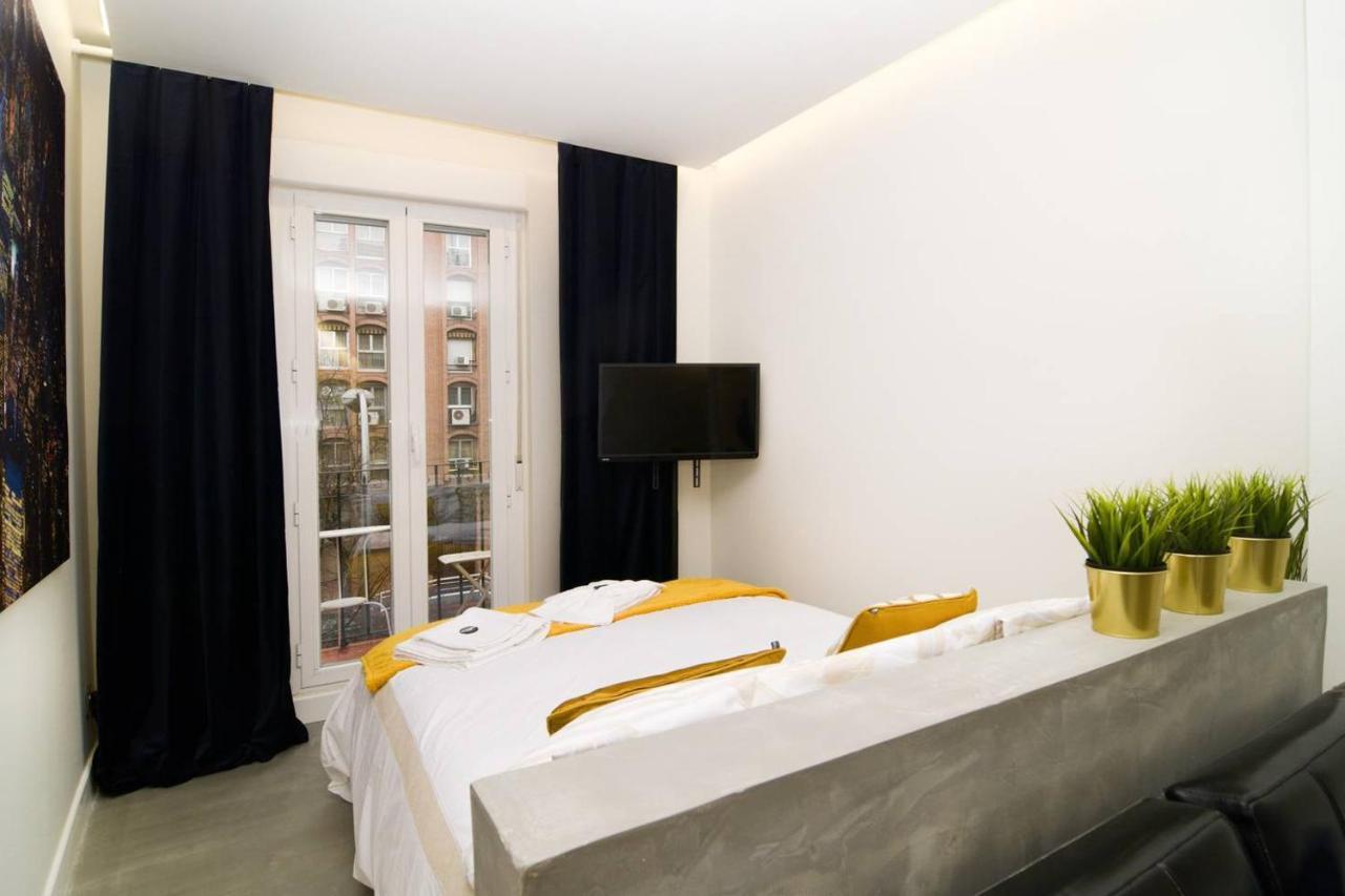 Modern In Embajadores Street By Batuecas * Madrid