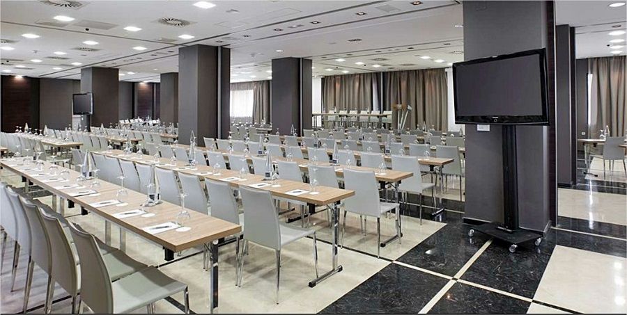 Nh Ribera Del Manzanares Hotel 4*