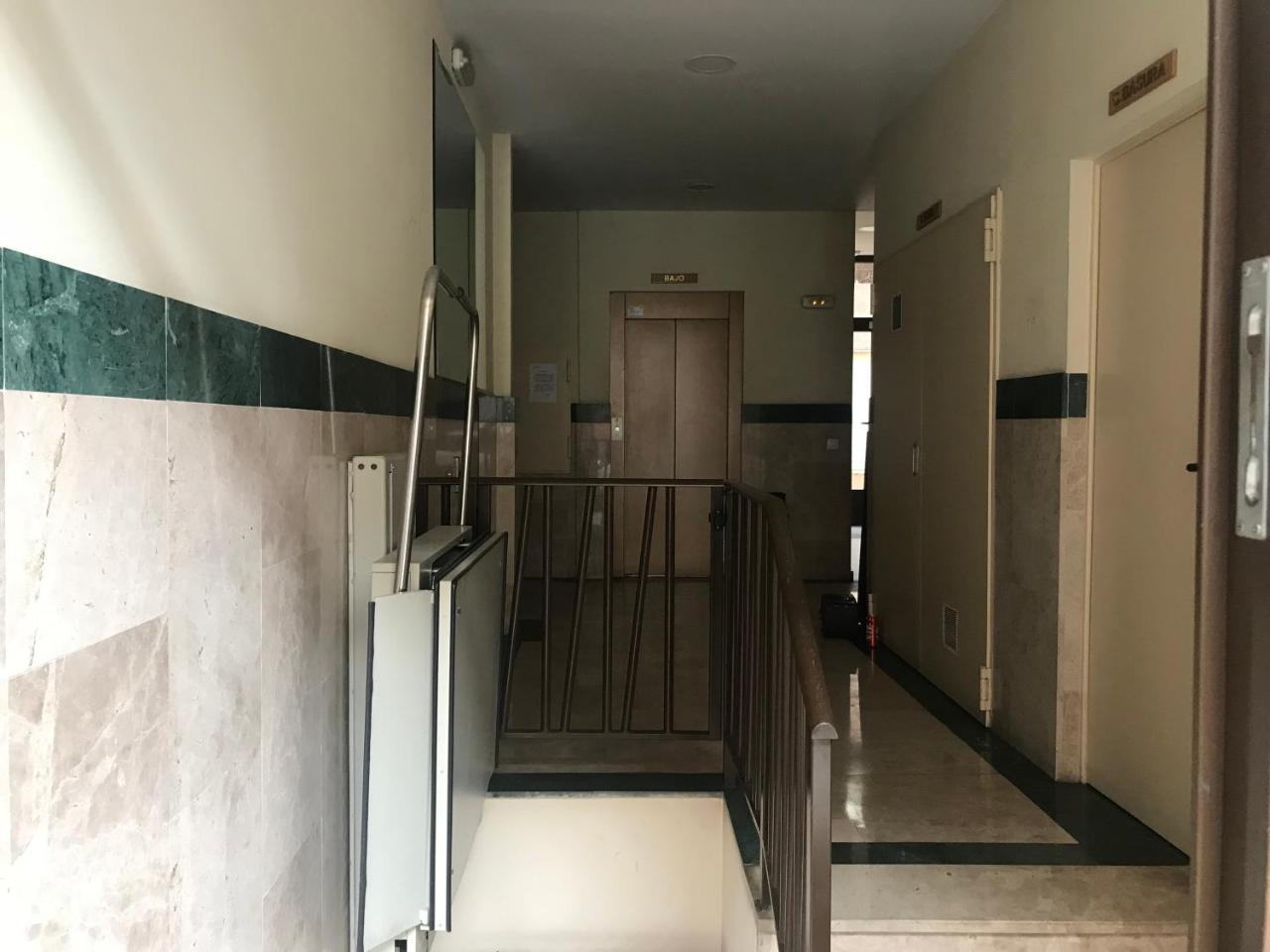 25 Calle De Bustillo Del Oro Apartamento *
