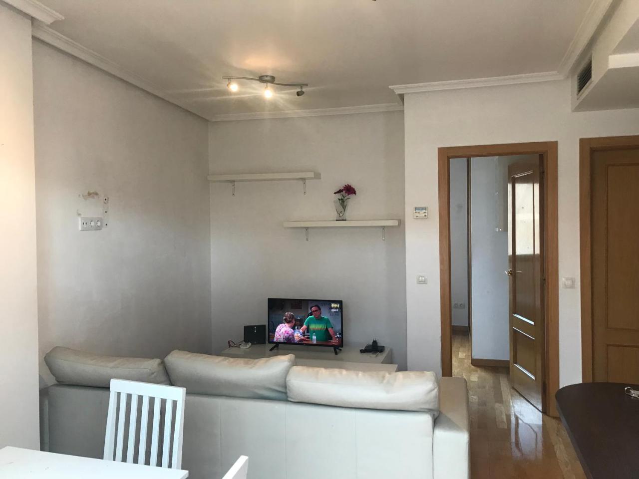 25 Calle De Bustillo Del Oro Apartamento