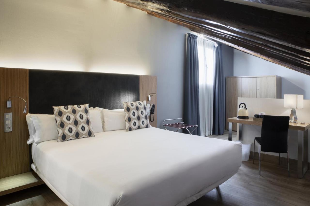 Petit Palace Plaza Del Carmen Hotel 4*