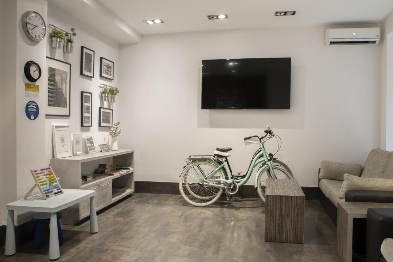 Hotel Petit Palace Tres Cruces Madrid