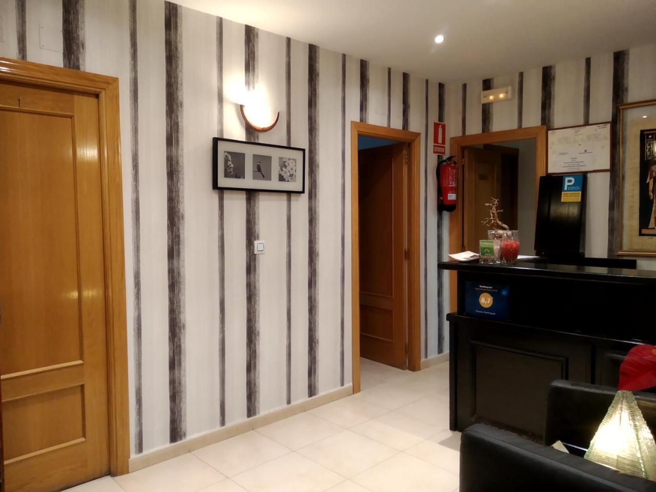 Hotel Dominguez *