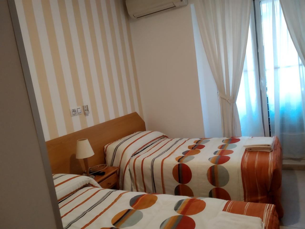Hotel Dominguez