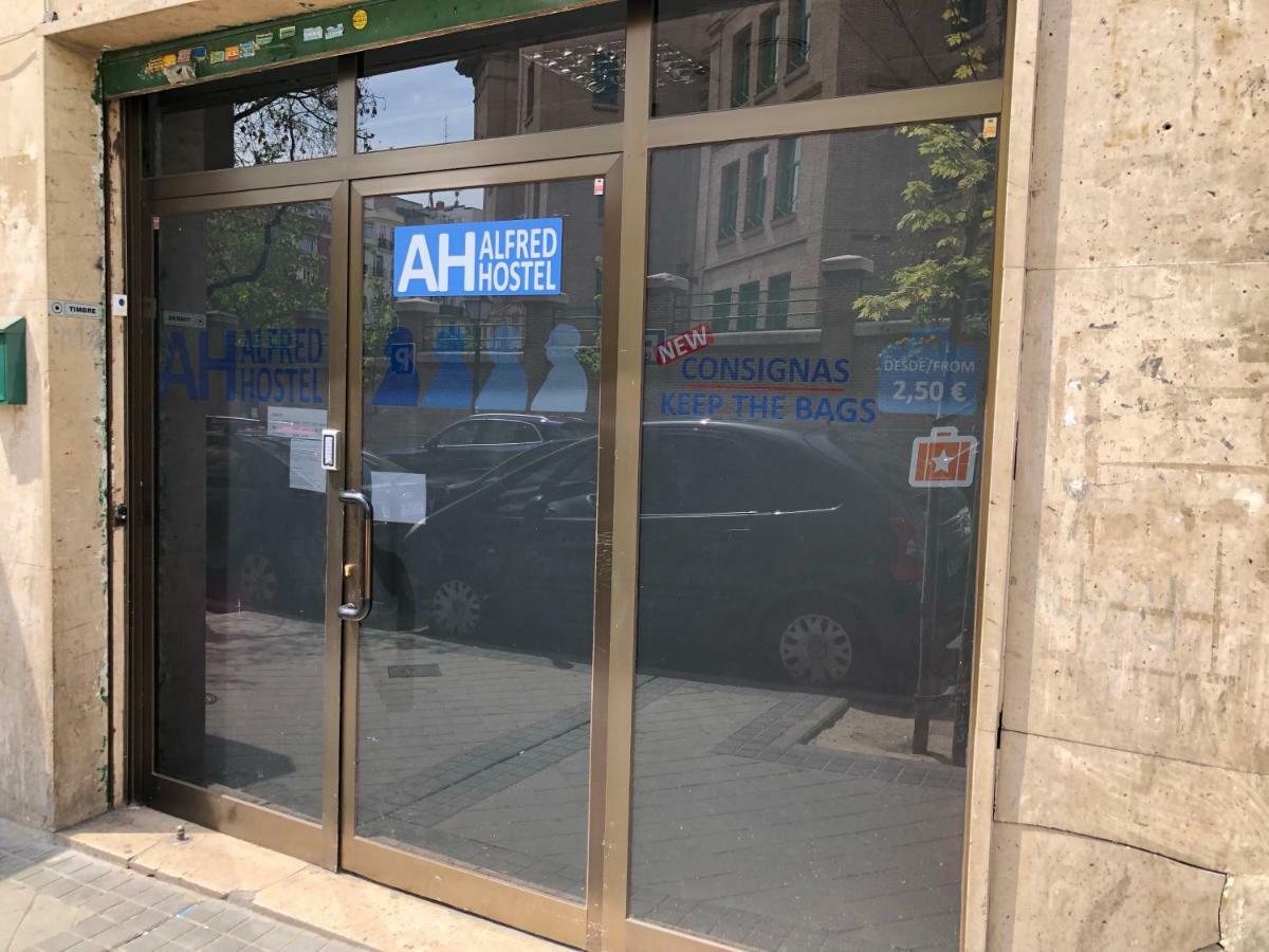 Hostal Ah - Alfred Hostel