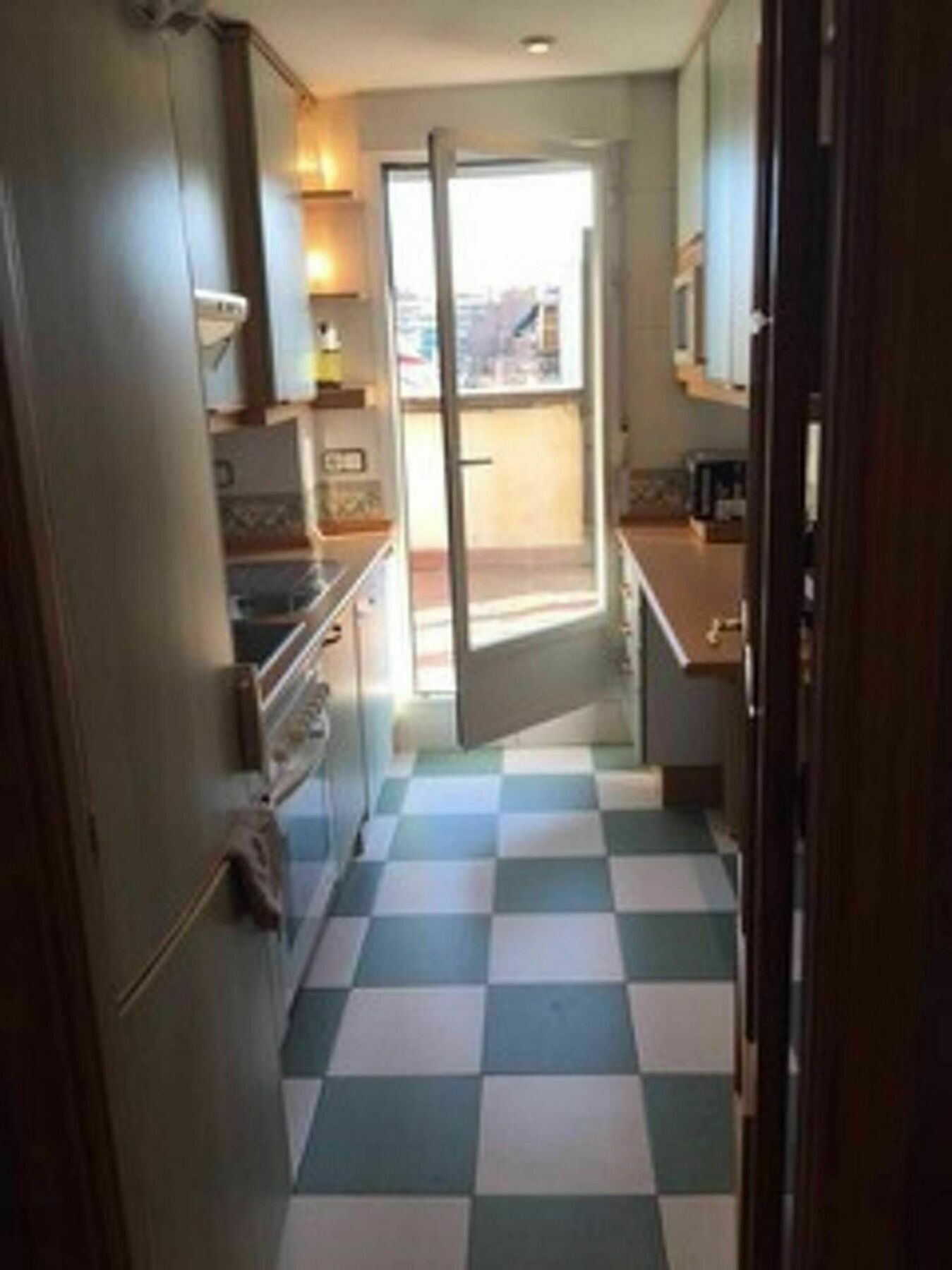 With 2 Bedrooms In Madrid, With Wonderful View, Furnish Apartamento