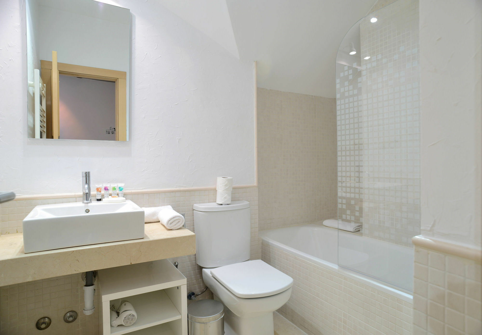 Aspasios San Mateo Boutique Apartment *