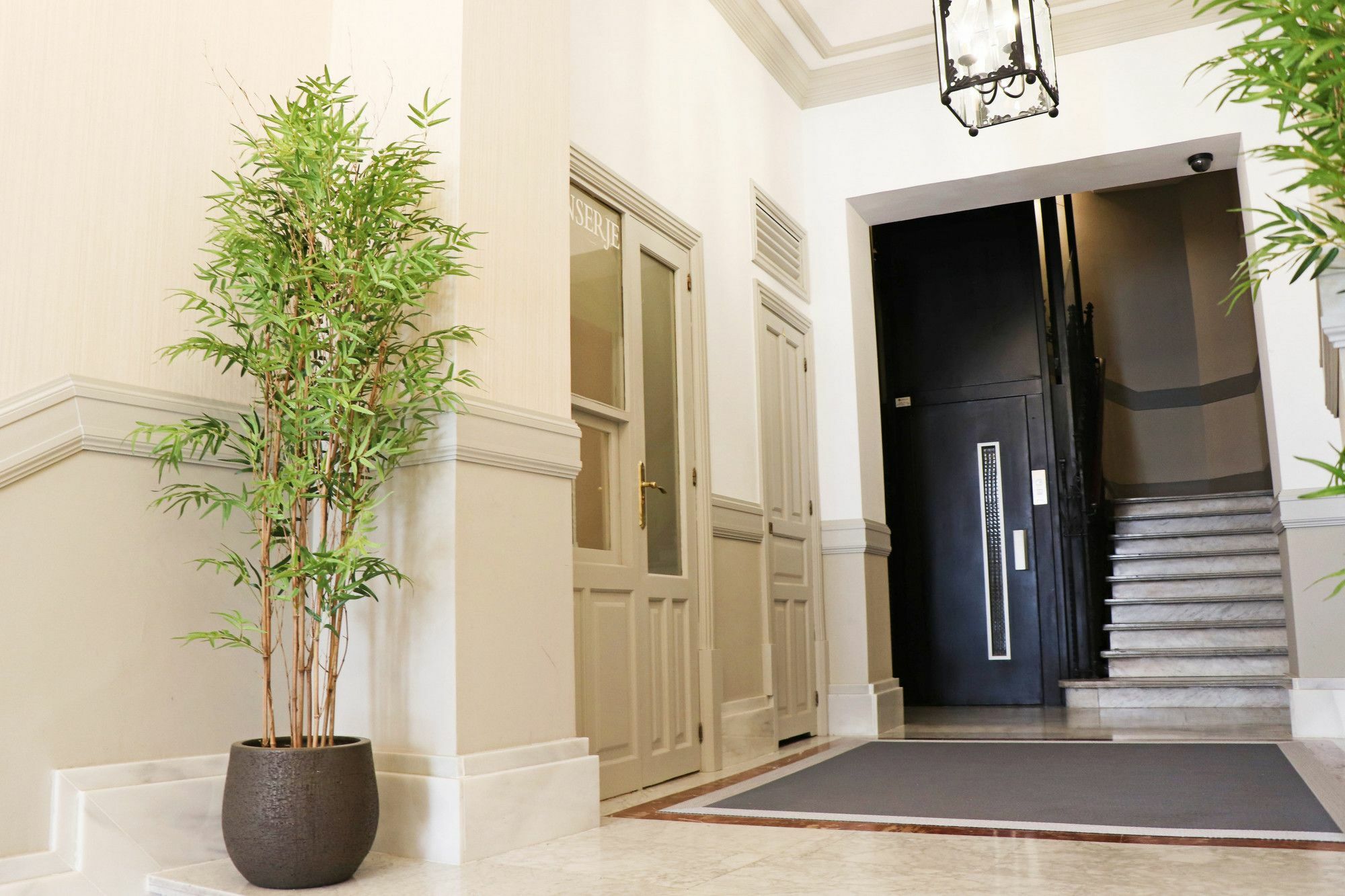 Apto. De Diseno Puerta Del Sol 7 * Madrid