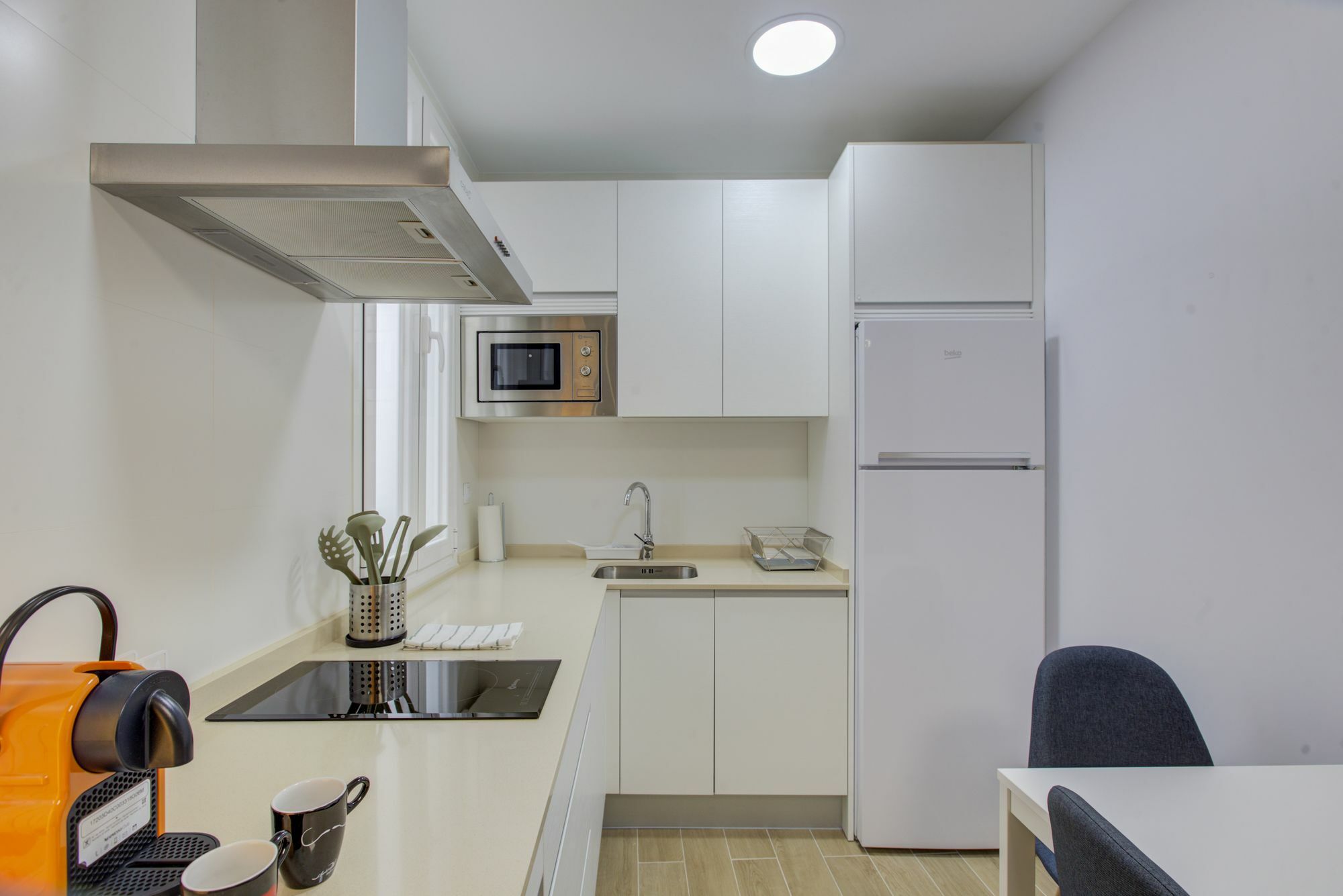 Apartamento Cozy 2 Bedroom In Conde Duque Madrid