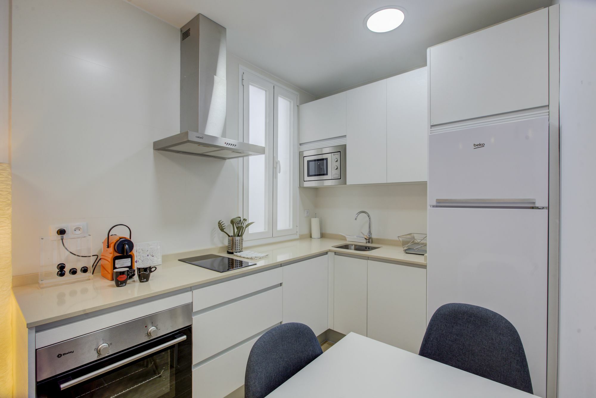 Apartamento Cozy 2 Bedroom In Conde Duque *