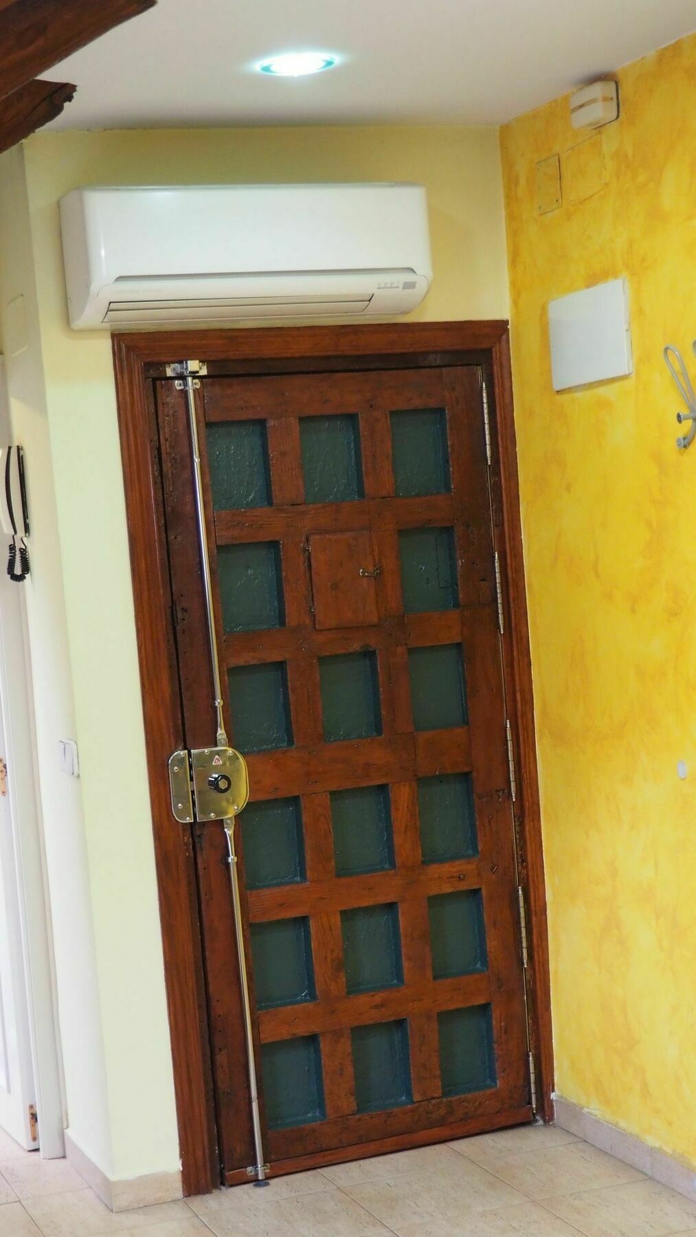 Apartamento In Historical Building Madrid