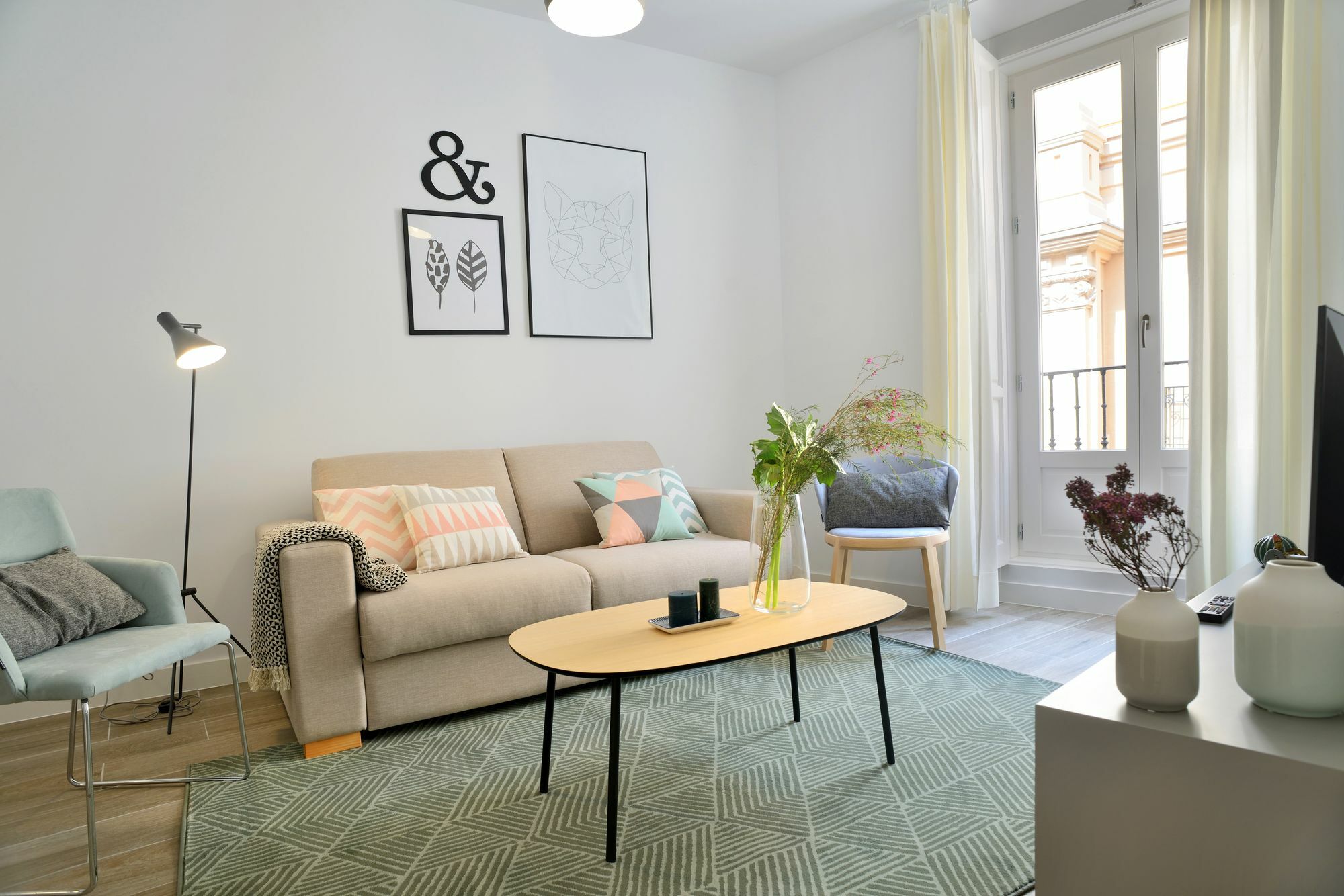 Aparthotel Nqn Aparts & Madrid