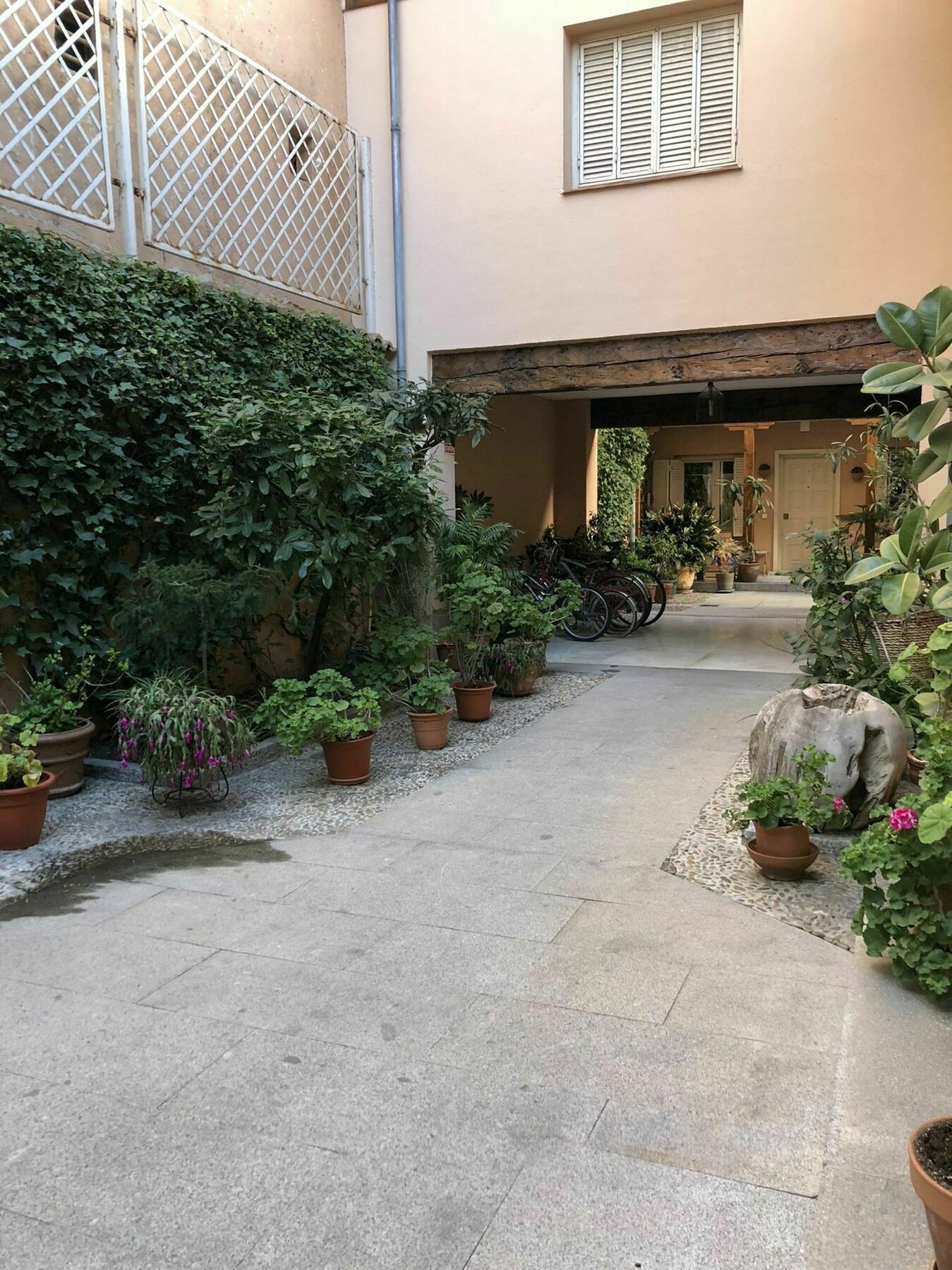 Apartamento Piso En Edificio Barroco Madrid.