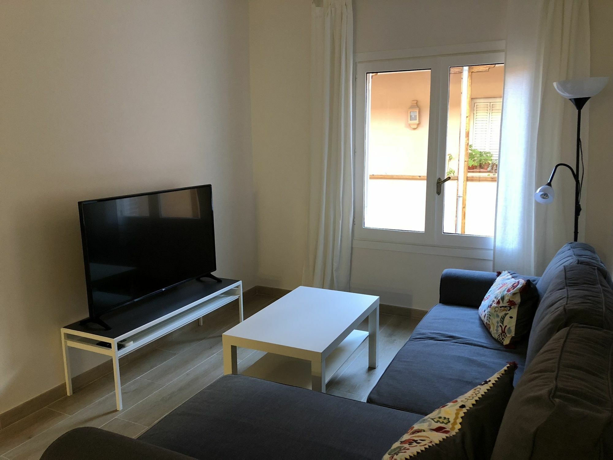 Piso En Edificio Barroco Madrid. Apartamento *
