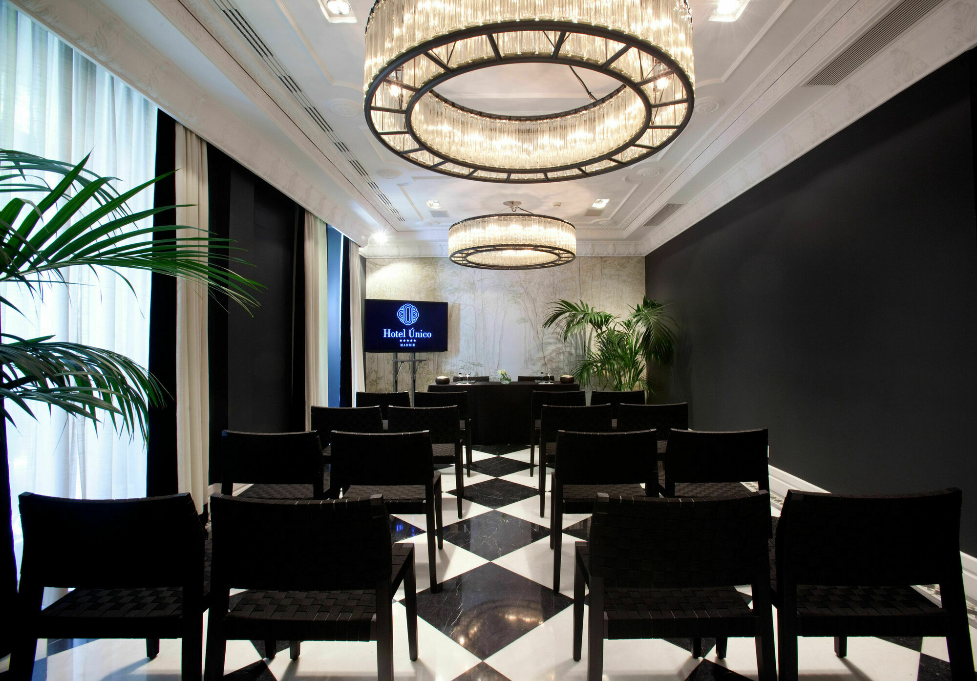 Hotel único Madrid, Small Luxury 5*