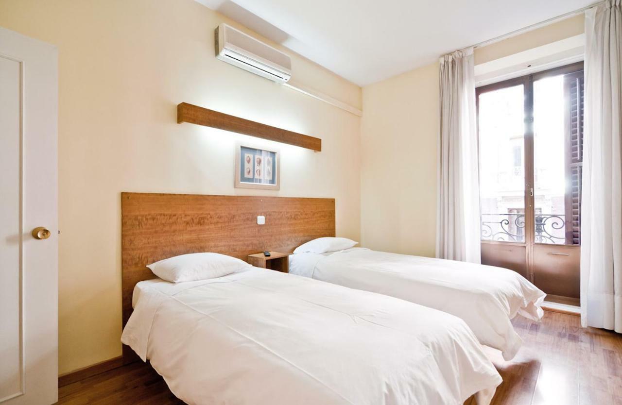 Residencias Roma Pensión *