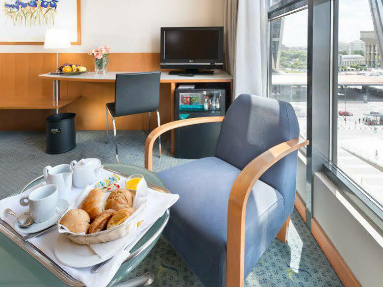 Hotel Exe Plaza 4*