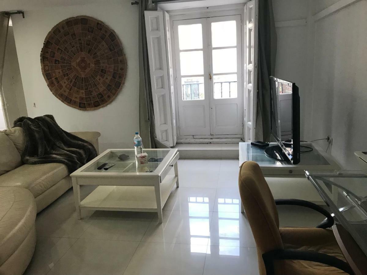 Tres Cruces Apartamento *