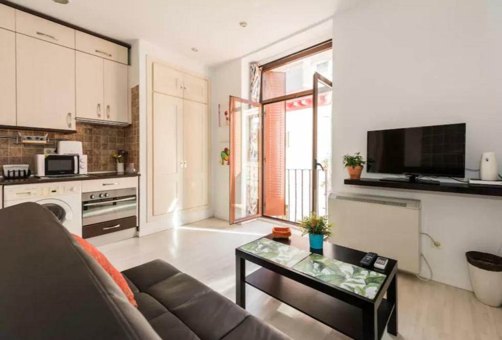 Cozy For Couples In The Heart Of Madrid
