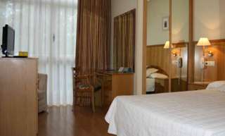 Ah El Parque - Arturo Soria Centro Hotel 4*