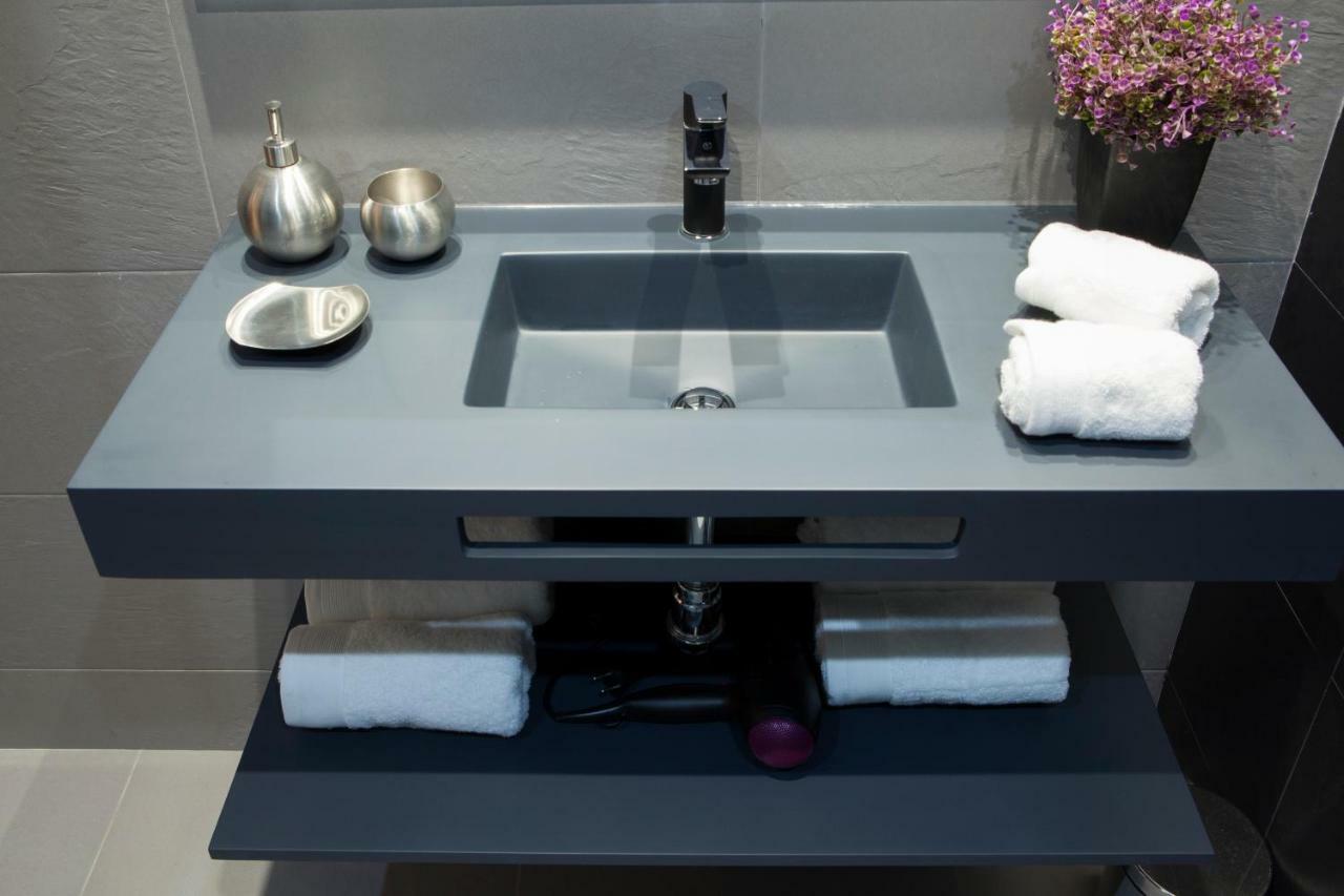 Apartamento Elegante Y Espacioso, Junto A La Plaza Mayor *