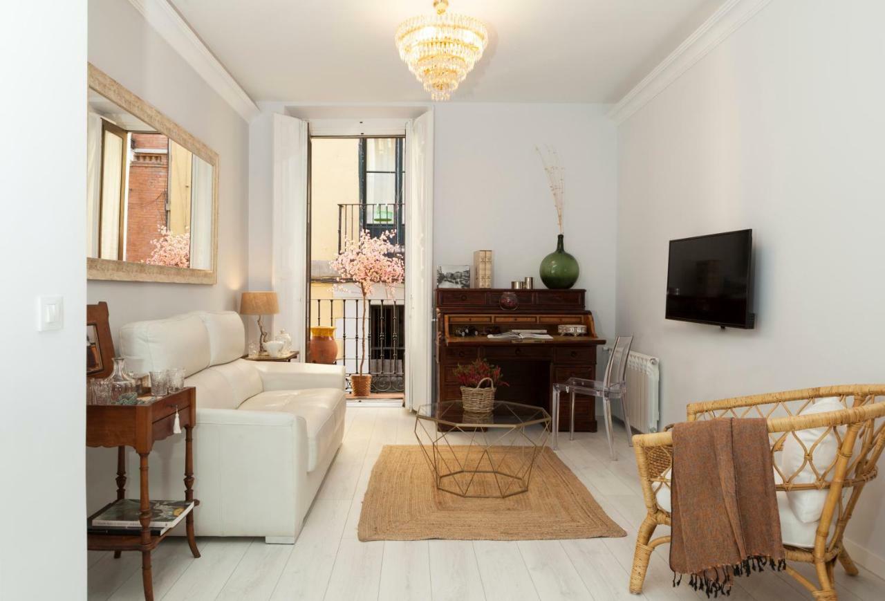 Apartamento Elegante Y Espacioso, Junto A La Plaza Mayor *