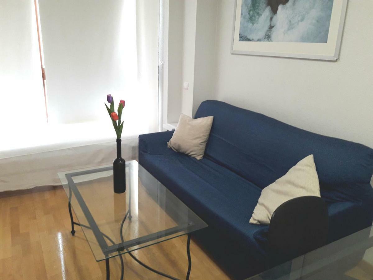 Airport Apartment *