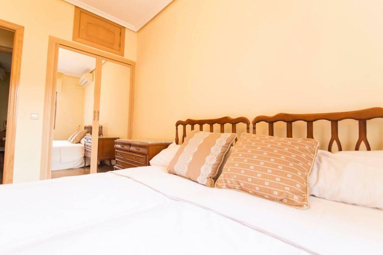 & Private Terrace Wifi + Aircon Apartamento