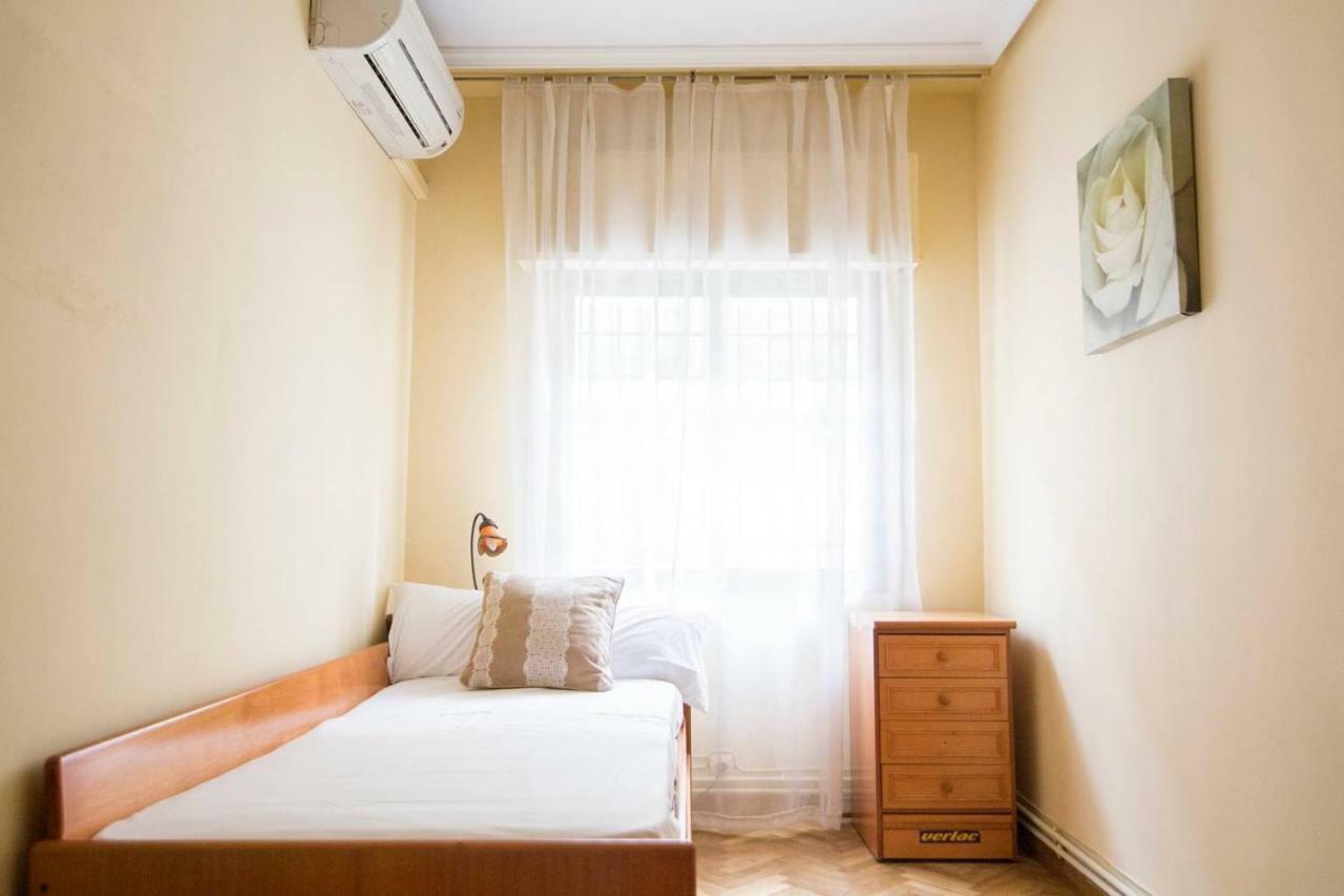 & Private Terrace Wifi + Aircon *