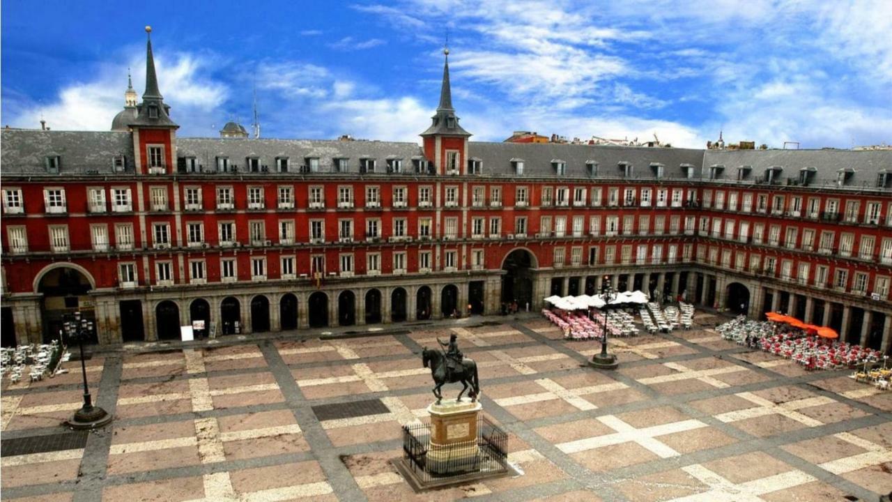 Buhardilla En La Calle Mayor... Céntrico Y Con A/a Apartamento Madrid