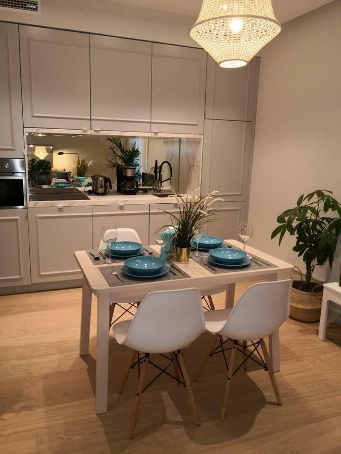 Explore From A Warm With Patio At A Newly Refurbished Manorial Building Apartamento