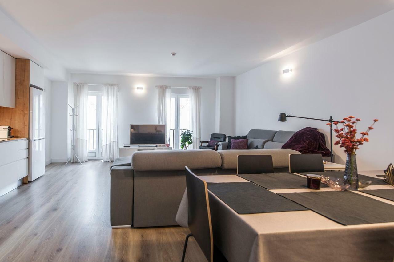 Hellenhost - Gran Via Apartment *