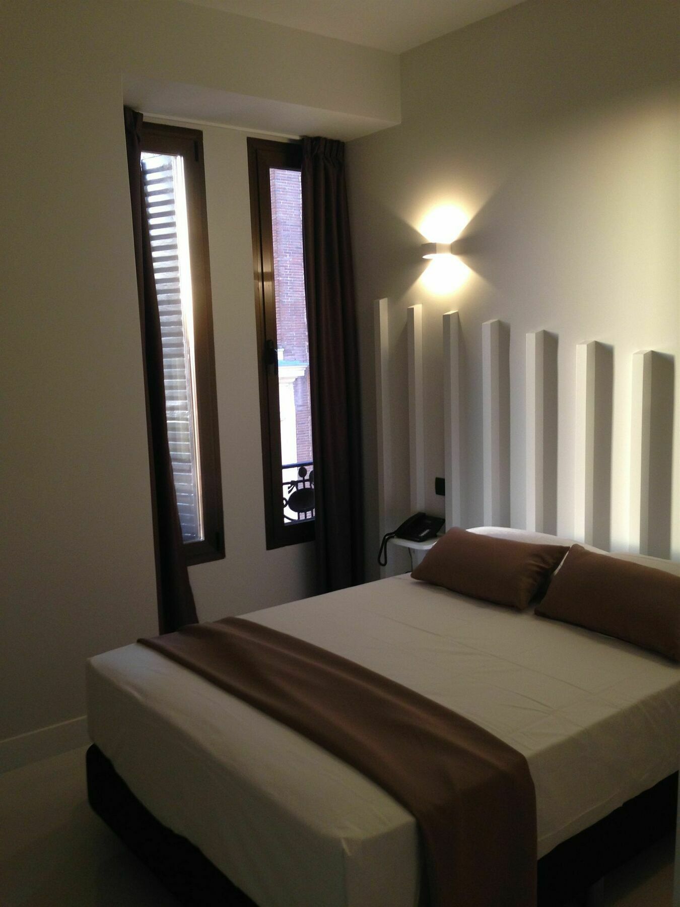Hostal Gran Via 44 *