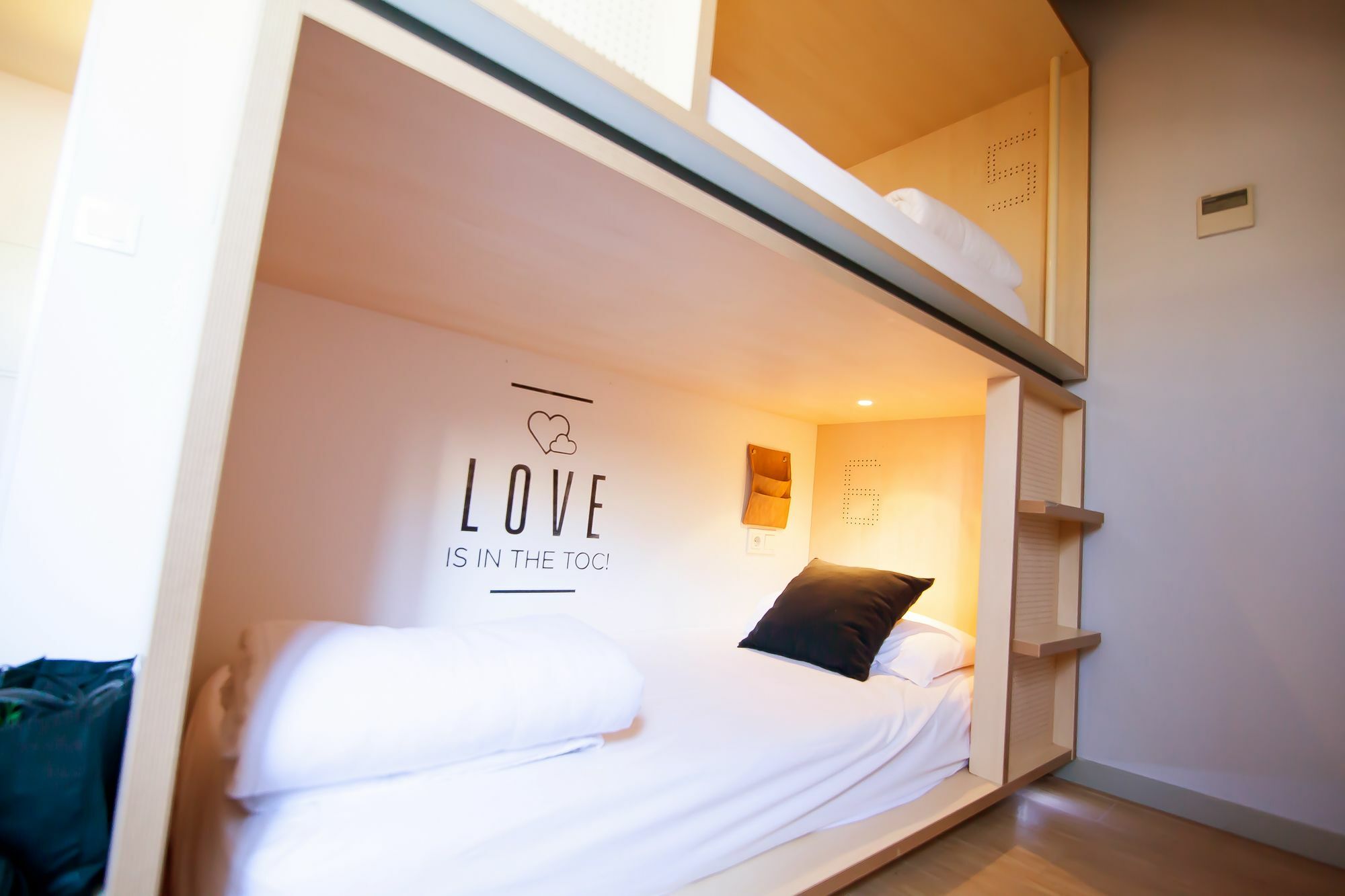Toc Hostal *