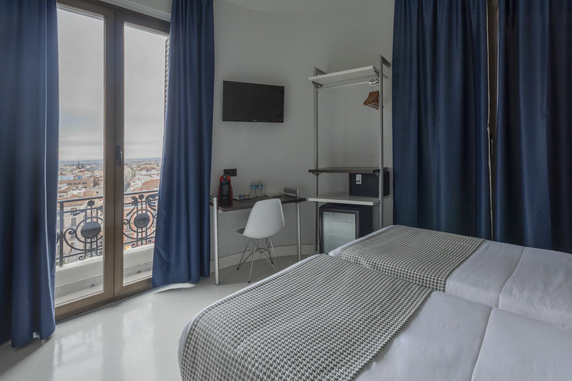 Hostal Carmen-gran Via *