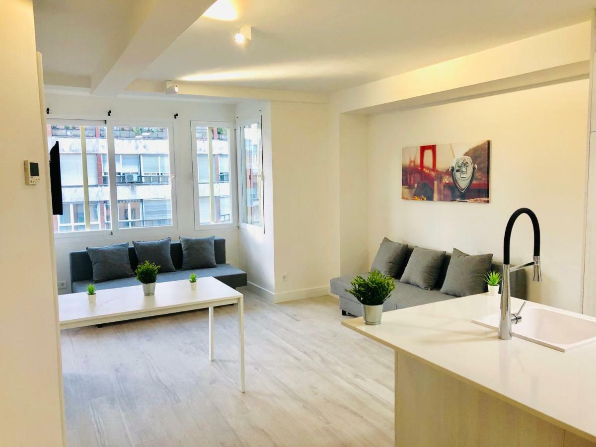 Pisos Con Piscina Barrio Exclusivo-wizinkcenter Apartamento