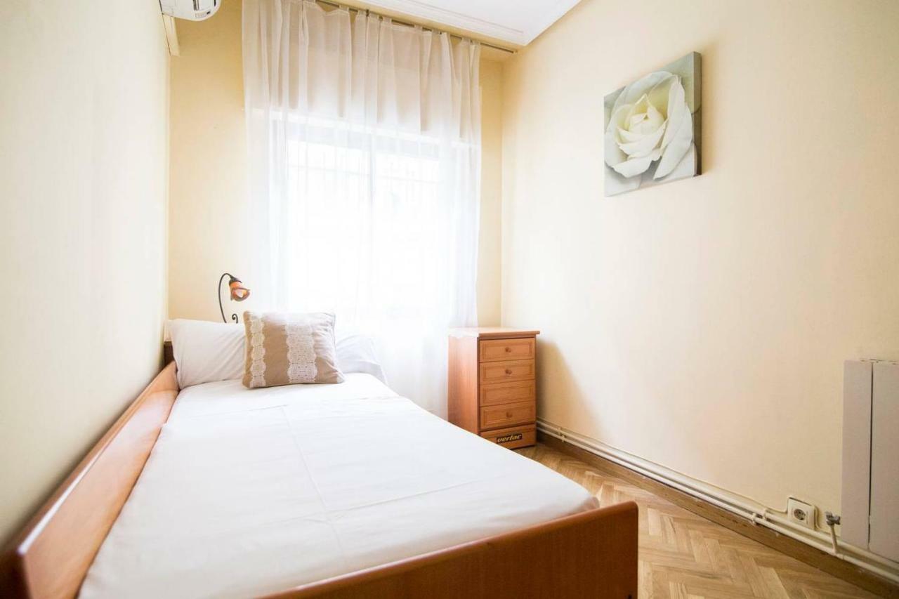 & Private Terrace Wifi + Aircon * Madrid