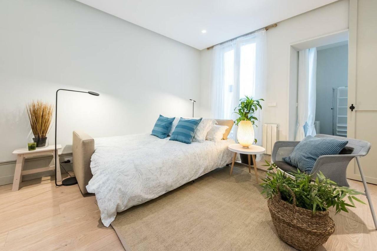 Explore From A Warm With Patio At A Newly Refurbished Manorial Building Madrid