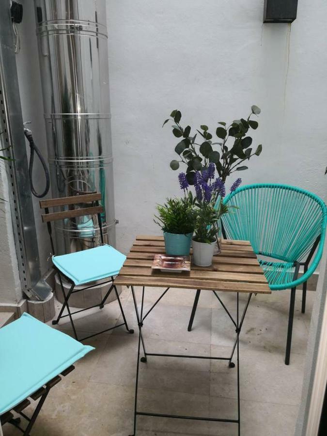 Explore From A Warm With Patio At A Newly Refurbished Manorial Building Madrid