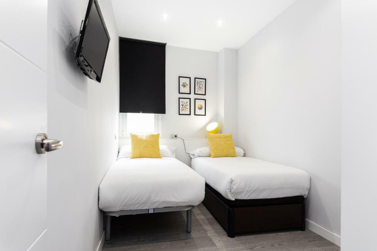 Apartamento Bnbholder Black & Yellow Design Sol Madrid