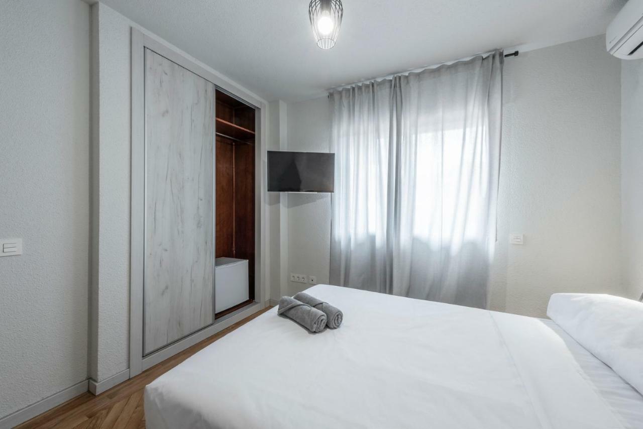 Chalet Alameda De Osuna Pensión Madrid