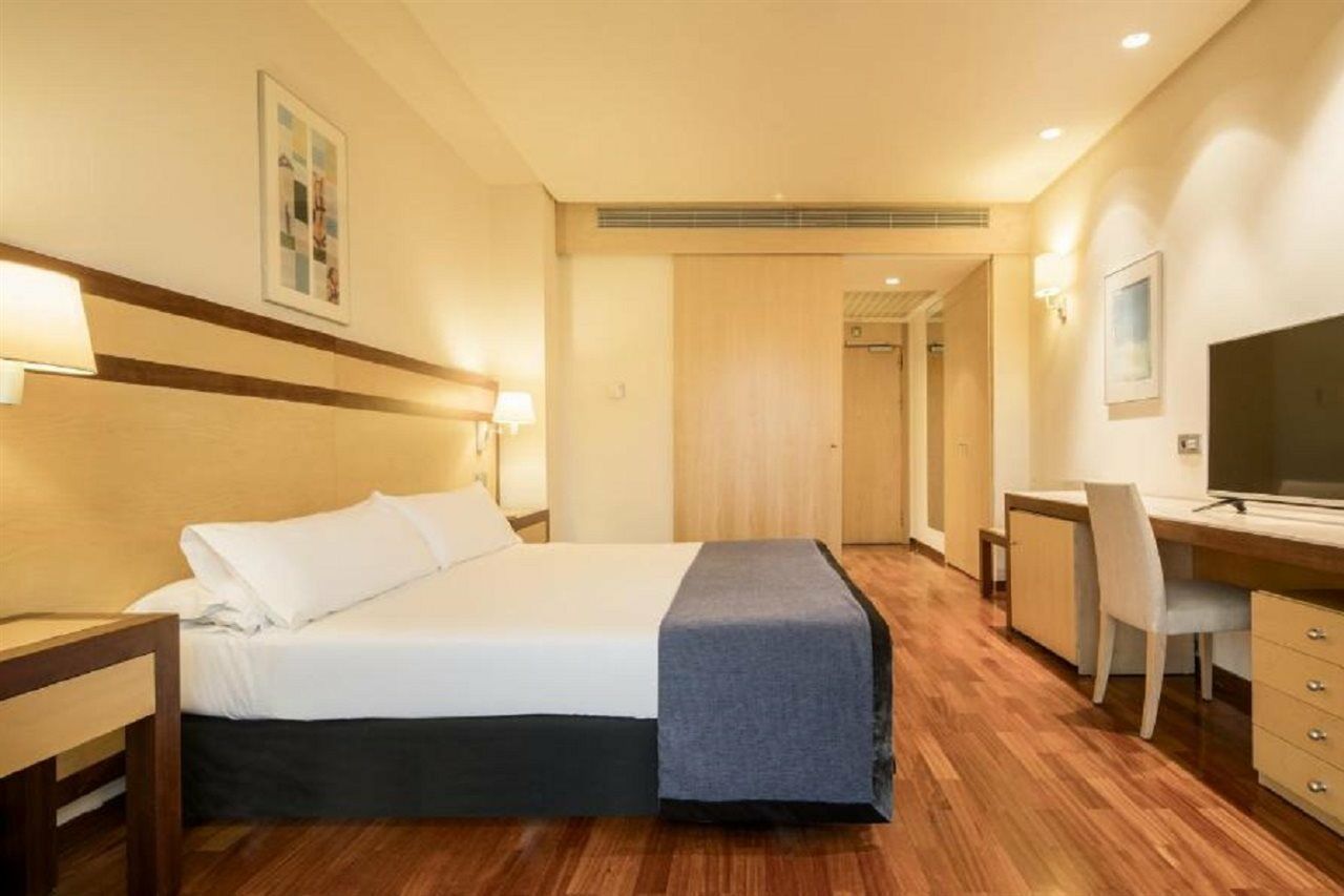 Hotel Ilunion Pio Xii 4*